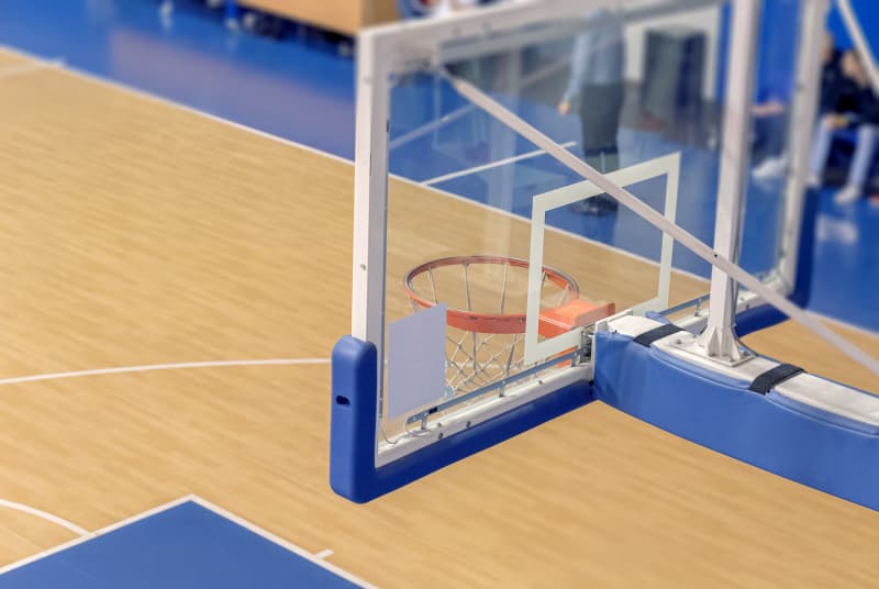 詹姆斯续约悬念：湖人战术适配与引援空间成关键变量